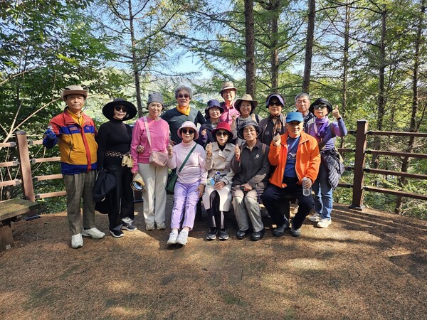 [사진 설명 : 행사에 참석한 서울본부 임원 및 회원들]