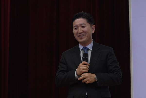 [코리안드림 비전 발표 중인 서인택 한강대축제 조직위원회 실행위원장]