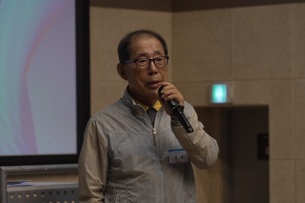 [축사 중인 김실 통일을실천하는사람들 인천본부 상임고문]