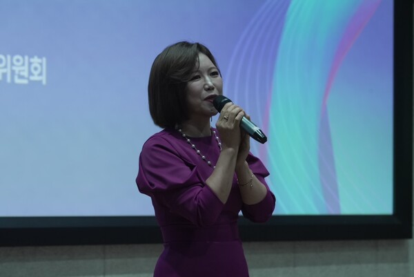 [감성적인 무대로 참석자들에게 큰 호응을 받은 전향진 홍보대사]