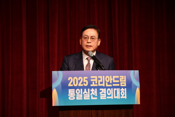 [인사말 중인 정우택 한강대축제 조직위원회 공동위원장]