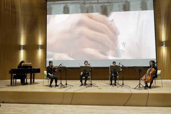 [이날 공연은 분단을 시작으로 통일까지 총 3장의 공연으로 진행됐다]