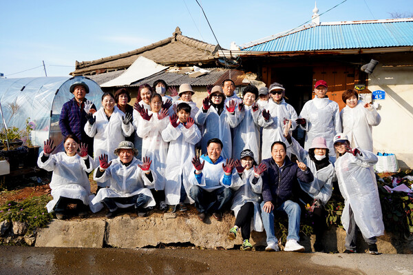 [이번 행사를 나눔을 통한 풀뿌리 통일운동의 좋은 예로 기록됐다]
